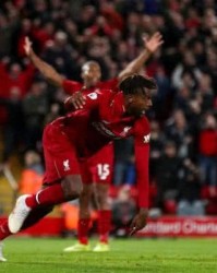  埃弗顿最后时刻绝平保级成功  