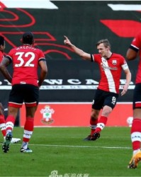  阿森纳加布里埃尔乌龙送礼  