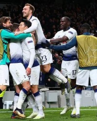  热刺新球场首迎德比，战平切尔西留悬念  