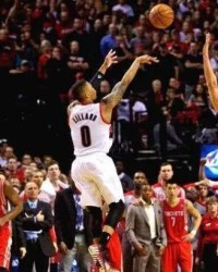  利拉德超远三分压哨，开拓者加时惜败勇士无缘连胜